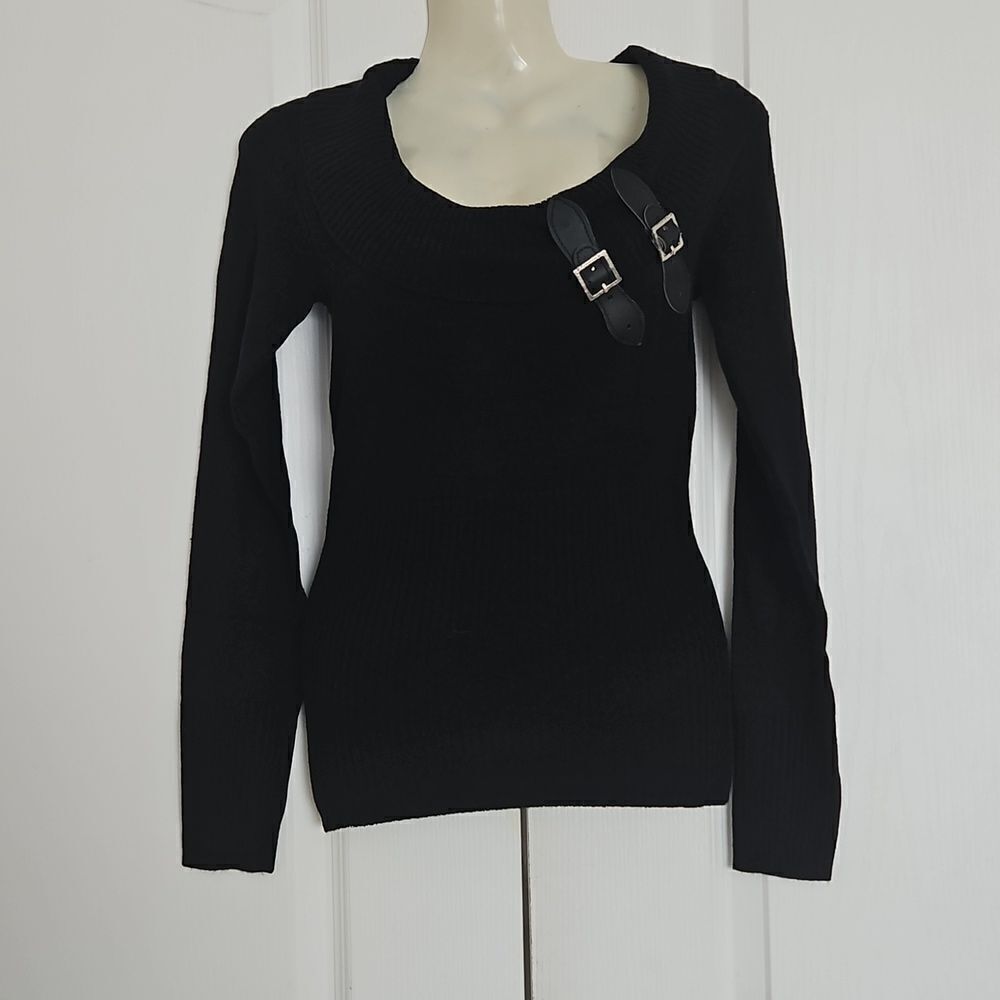 Magazine Women's Long Sleeves Sweater Small Black